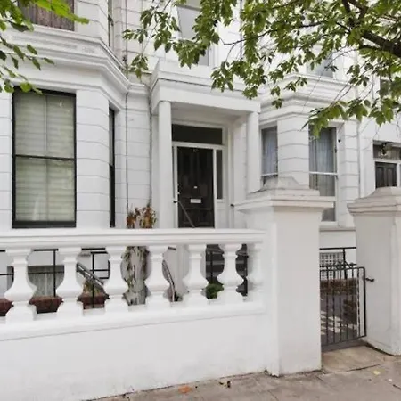 Charming Flat On Holland Road, Kensington Appartamento